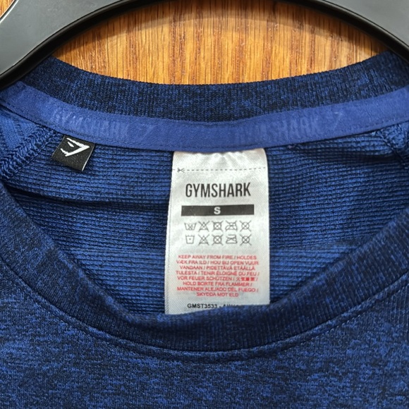MEN’s Gymshark fitted workout tee in size SMALL (36-38) - Picture 3 of 7